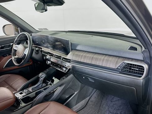 Used 2023 Kia Telluride EX w/ EX Captain's Chair Package image 24