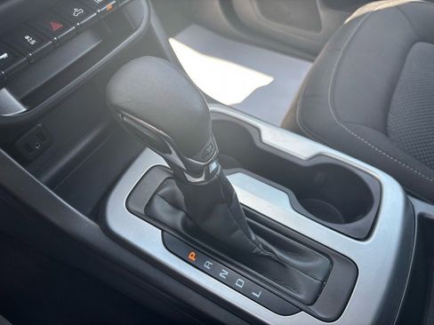 Used 2022 Chevrolet Colorado LT w/ Safety Package image 39