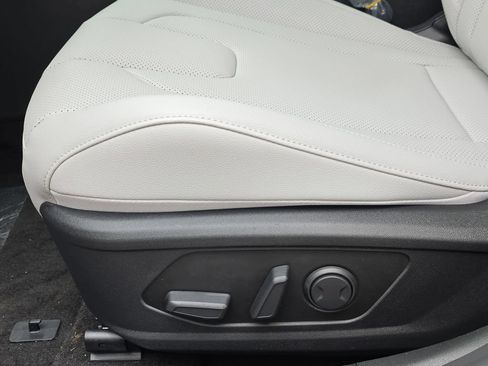 New 2026 Hyundai Elantra Limited image 27