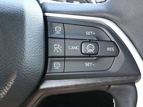 New 2026 Jeep Grand Cherokee Laredo image 11