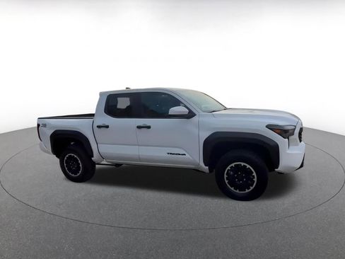Used 2025 Toyota Tacoma TRD Off-Road image 2