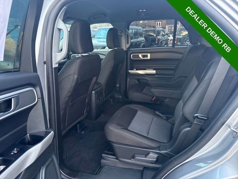 Used 2023 Ford Explorer XLT image 13