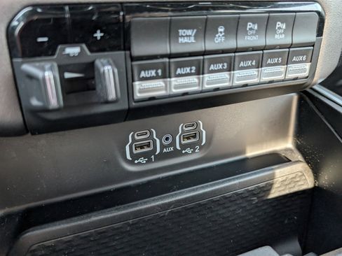 Used 2023 RAM 2500 Big Horn w/ Level 1 Equipment Group image 18