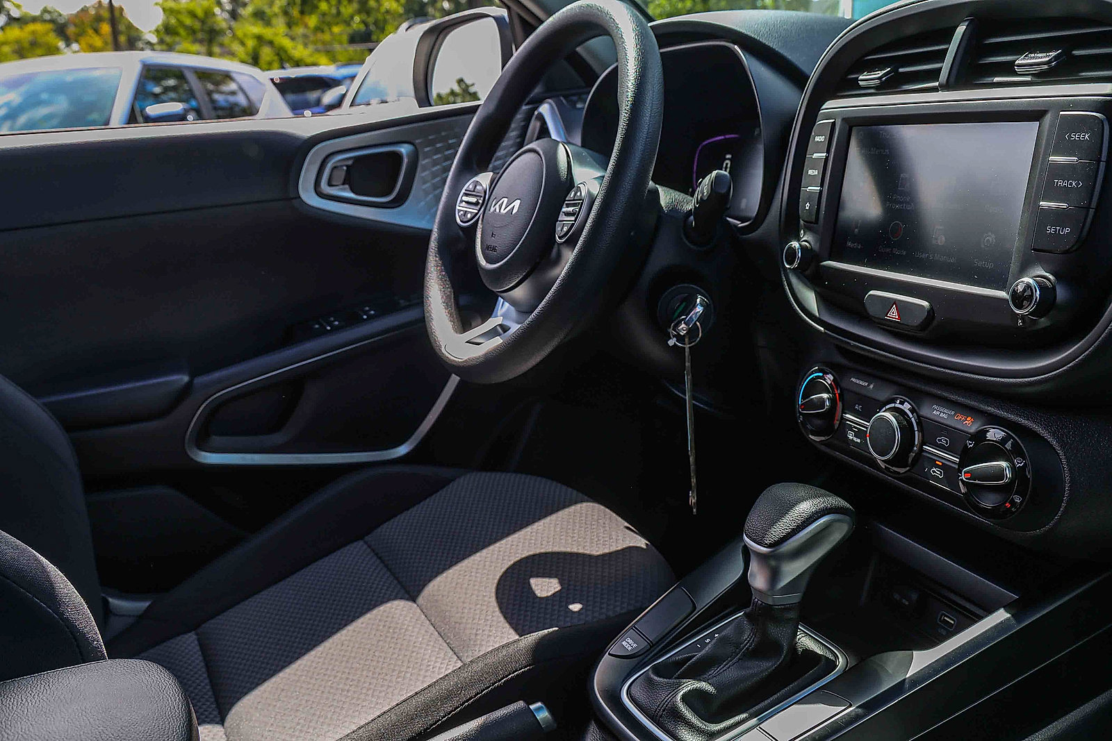 Certified 2025 Kia Soul LX w/ LX Technology Package FWD image 25
