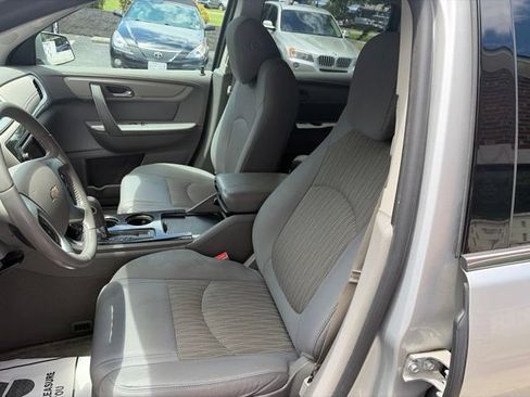 Used 2017 Chevrolet Traverse LT AWD/4WD image 9