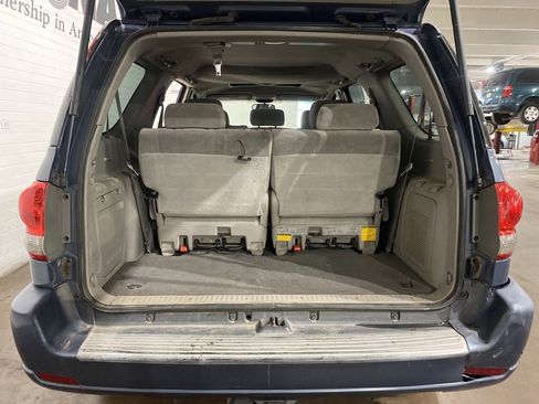 Used 2006 Toyota Sequoia SR5 image 5