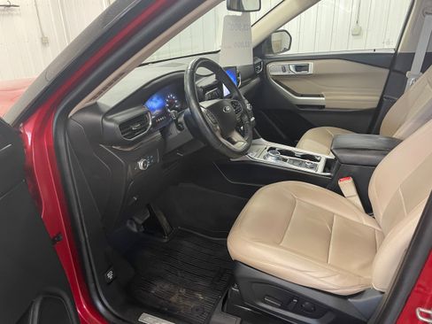 Used 2022 Ford Explorer Limited w/ Class IV Trailer Tow Package image 12
