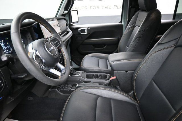 Used 2024 Jeep Wrangler Unlimited Sahara w/ Technology Group AWD/4WD image 16