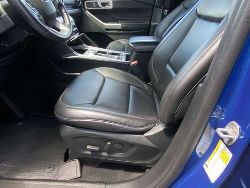 Used 2022 Ford Explorer XLT w/ Equipment Group 202A image 20