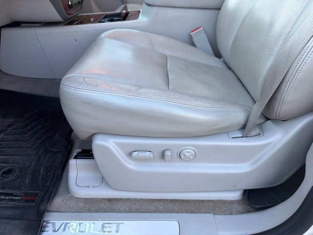 Used 2010 Chevrolet Avalanche LTZ AWD/4WD image 15