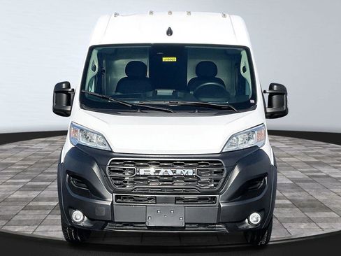 Used 2025 RAM ProMaster 2500 w/ Convenience Group image 4