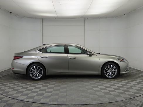 Used 2019 Lexus ES 350 w/ Premium Package image 4