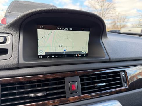 Used 2015 Volvo XC70 T5 Premier w/ Proximity Package image 13