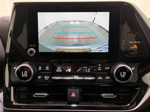 Certified 2024 Toyota Highlander XLE AWD/4WD image 22