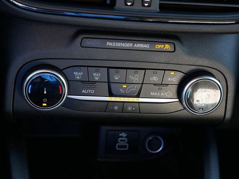 Used 2025 Ford Escape ST-Line AWD/4WD image 24