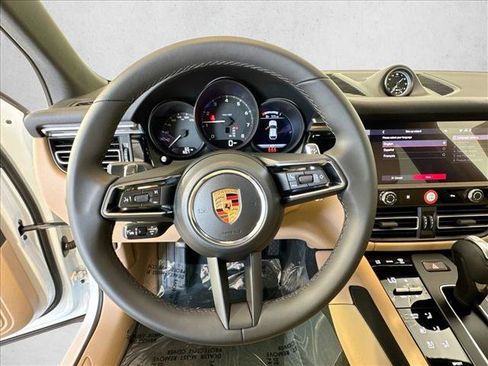Certified 2026 Porsche Macan AWD/4WD image 13