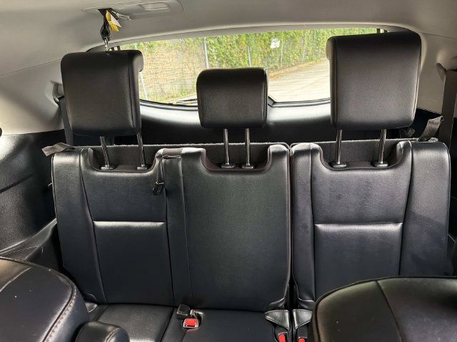 Used 2019 Toyota Highlander XLE AWD/4WD image 15