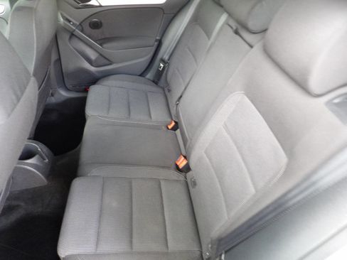 Used 2011 Volkswagen Golf 4-Door image 19