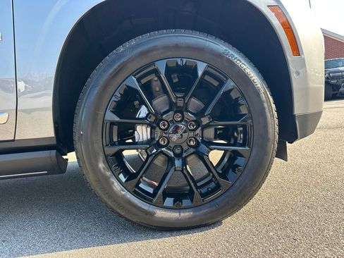New 2026 GMC Yukon XL Denali w/ Sun & Power Step Package image 13