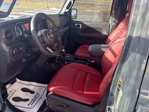 Used 2024 Jeep Wrangler Rubicon 392 image 12