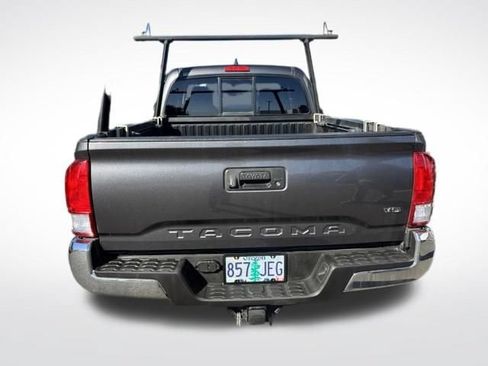 Used 2017 Toyota Tacoma SR5 w/ Tow Package RWD image 6