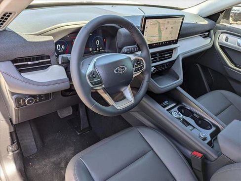 New 2025 Ford Explorer Active w/ Active Comfort Package image 3