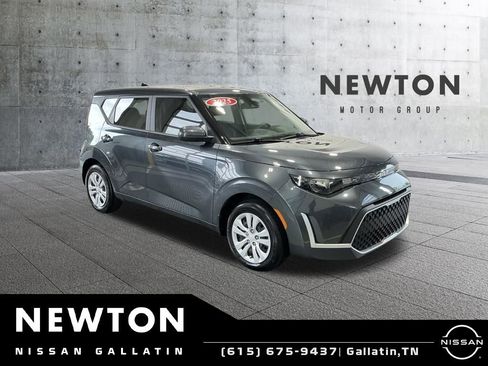 Used 2025 Kia Soul LX FWD image 1