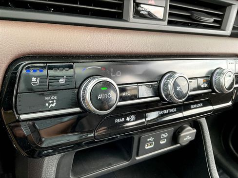 Used 2023 Honda Pilot Elite image 39