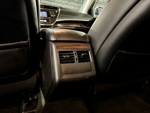 Used 2014 Toyota Avalon XLE image 30