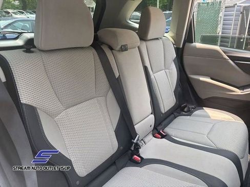 Used 2022 Subaru Forester Premium image 15