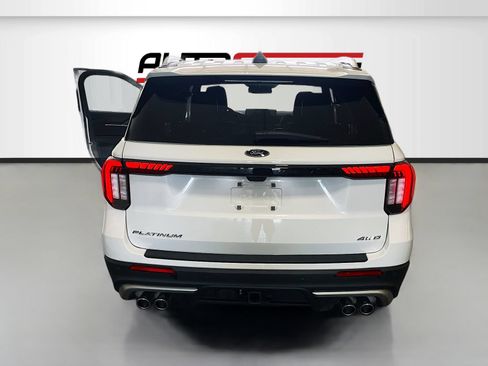 Used 2025 Ford Explorer Platinum w/ Ultimate Package AWD/4WD image 6