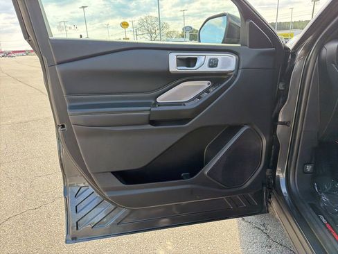 Used 2020 Ford Explorer ST w/ Premium Technology Package AWD/4WD image 13