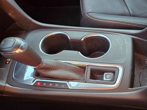 Used 2021 Chevrolet Equinox Premier image 23