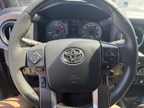 Used 2019 Toyota Tacoma TRD Off-Road w/ TRD Premium Off Road Package AWD/4WD image 27