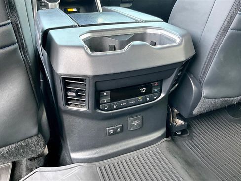 Used 2024 Toyota Sequoia Platinum AWD/4WD image 10