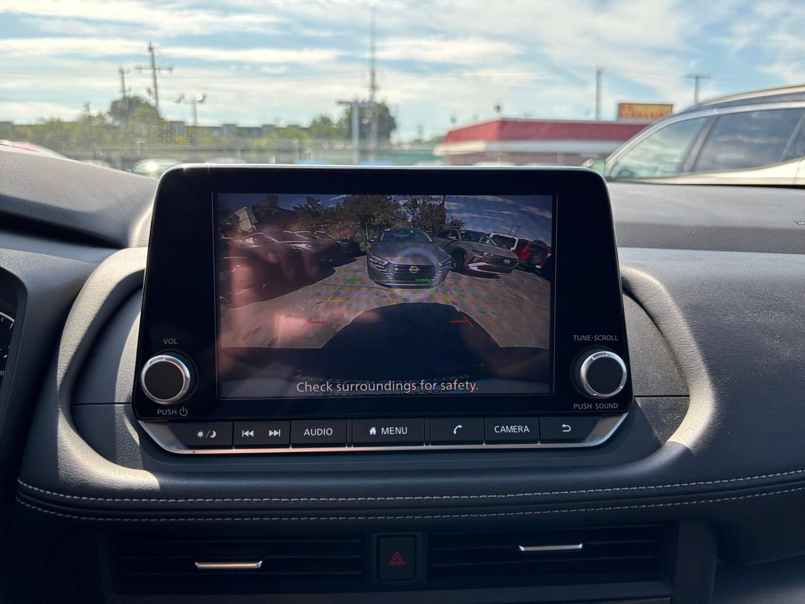 Used 2025 Nissan Rogue SV FWD image 25