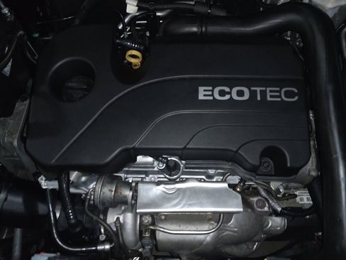 Used 2021 Chevrolet Equinox LT image 30