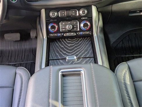 Used 2024 GMC Yukon Denali w/ Advanced Technology Package image 21