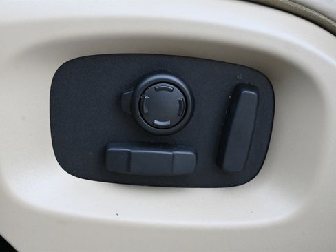 Used 2017 Land Rover Range Rover Sport HSE image 16