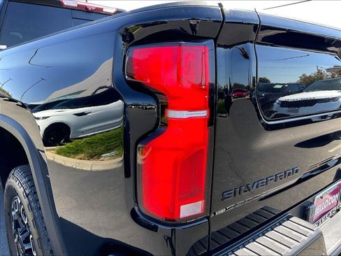 Used 2024 Chevrolet Silverado 3500 High Country w/ High Country Premium Package AWD/4WD image 32