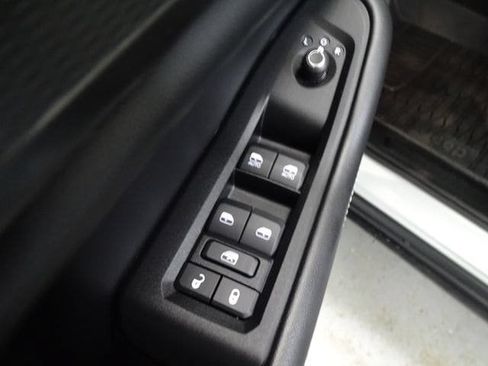 Certified 2024 Jeep Grand Cherokee Laredo AWD/4WD image 10