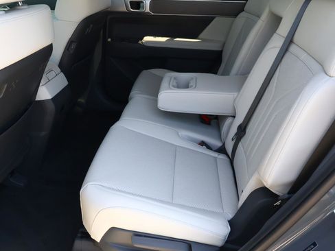 Used 2026 Hyundai Santa Fe SEL FWD image 18