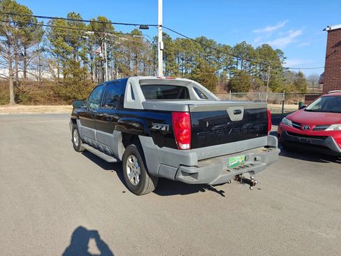 Used 2002 Chevrolet Avalanche 4x4 w/ Off-Road Suspension Pkg image 2