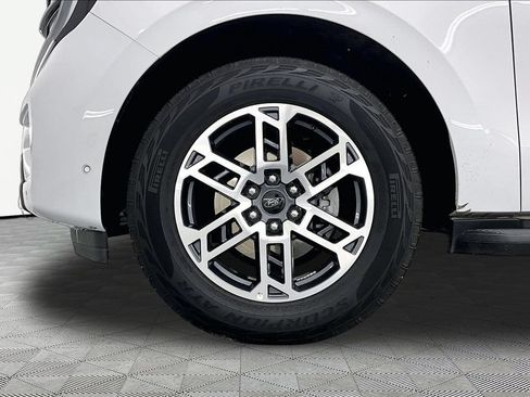 Certified 2025 Ford Expedition Active AWD/4WD image 9