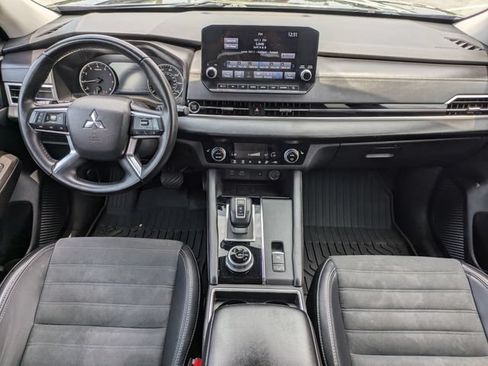 Used 2024 Mitsubishi Outlander SE FWD image 16