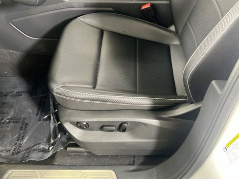 Used 2023 Volkswagen Atlas Cross Sport SE image 18