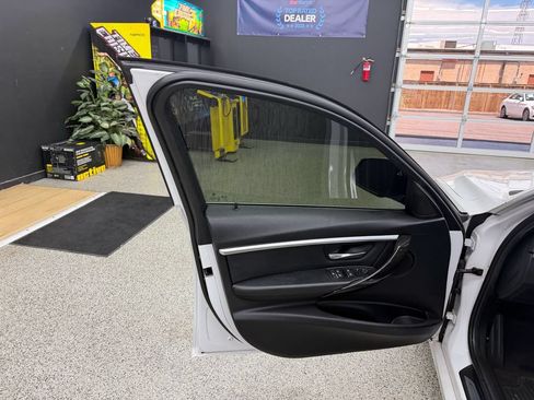 Used 2018 BMW 330i xDrive Sedan AWD/4WD image 9