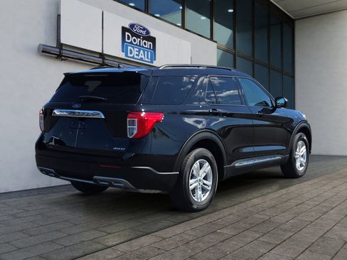 Used 2023 Ford Explorer XLT w/ Equipment Group 202A image 3