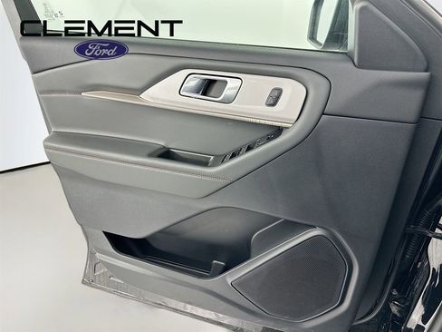 New 2026 Ford Explorer Active w/ Active Comfort Package AWD/4WD image 24