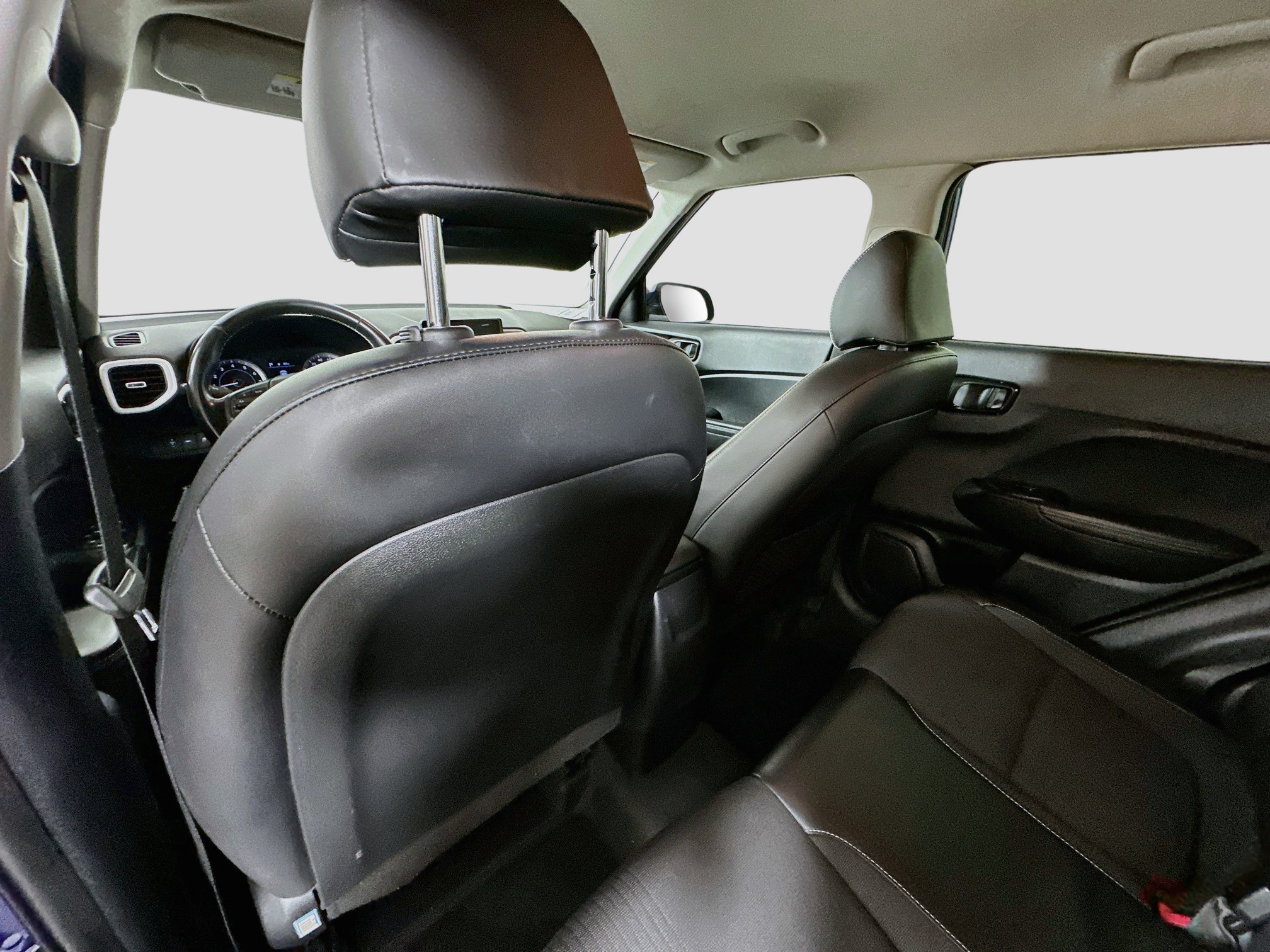 Used 2022 Hyundai Venue Limited FWD image 21